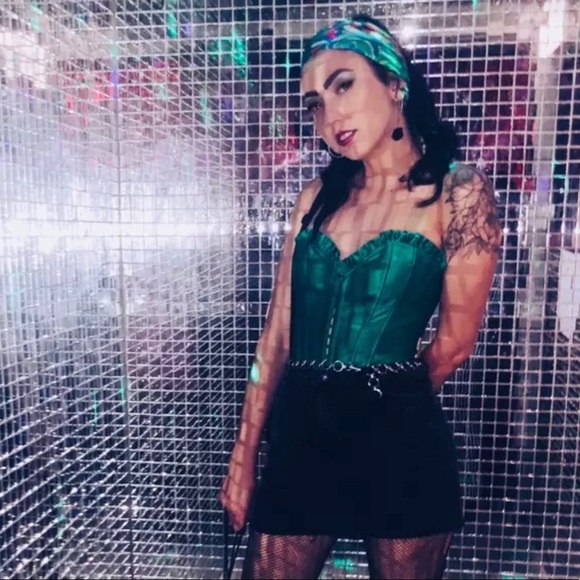 Meet your Posher, Aubrey - Picture 1 of 1